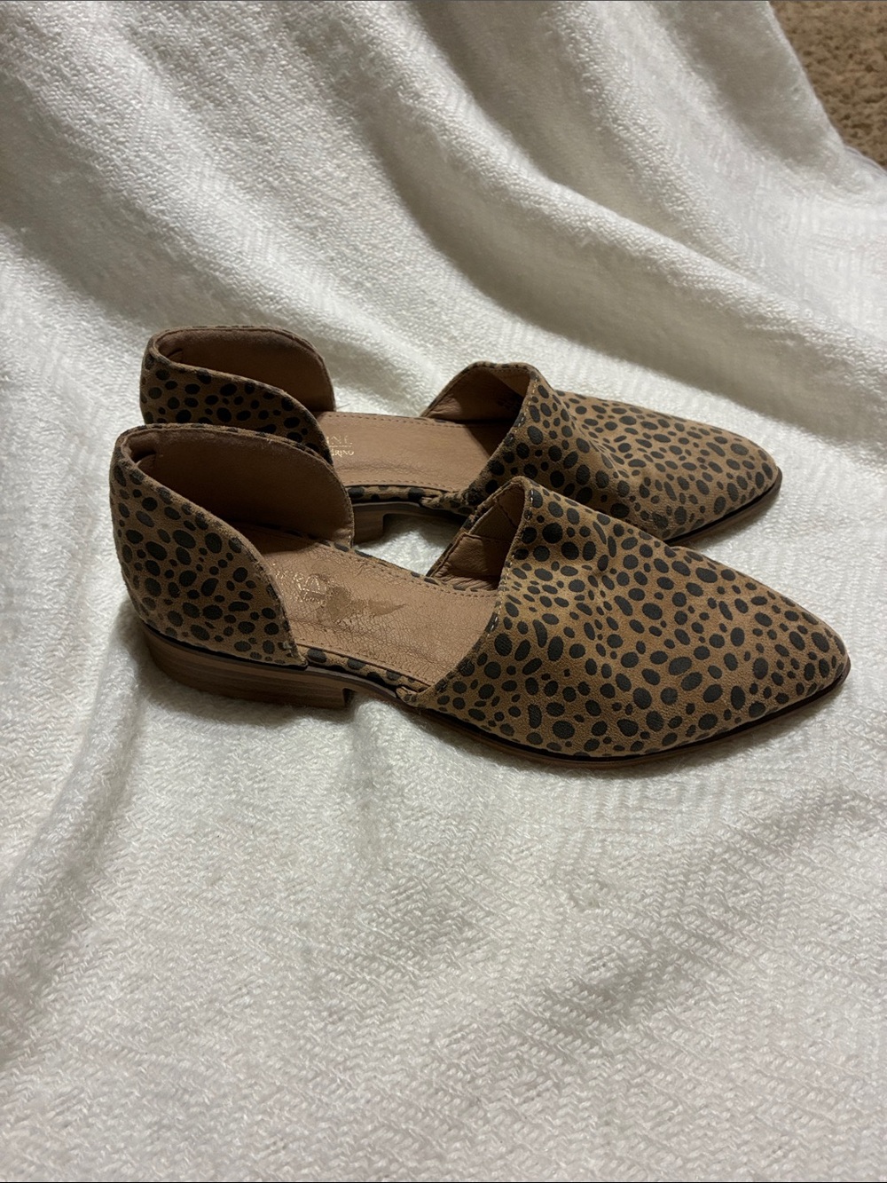 Catherine Malandrino Tan Leopard Print D’Orsay Flats